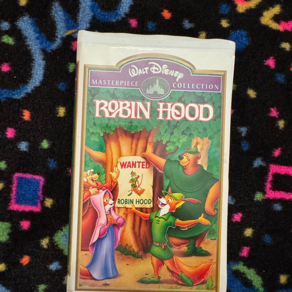 Disney Masterpiece Collection‎ Robin Hood VHS - Green and Pink